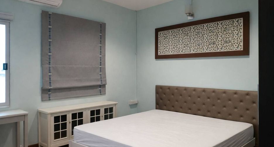 For sale 3 bedrooms house in Thawi Watthana, Bangkok