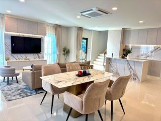 Casa en alquiler y en venta de 4 habitaciones en Bang Phli, Samut Prakan