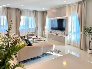 Casa en alquiler y en venta de 4 habitaciones en Bang Phli, Samut Prakan