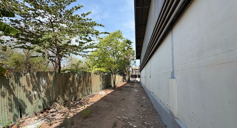 For rent warehouse in Bang Sao Thong, Samut Prakan