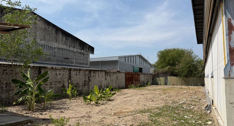 For rent warehouse in Bang Sao Thong, Samut Prakan