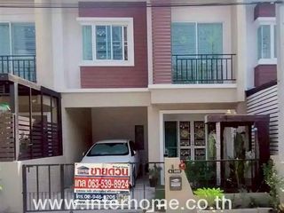Casa adosada en venta de 3 habitaciones en Bang Sao Thong, Samut Prakan