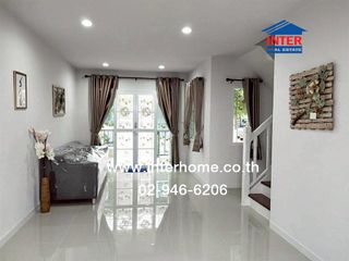 Casa adosada en venta de 3 habitaciones en Bang Sao Thong, Samut Prakan
