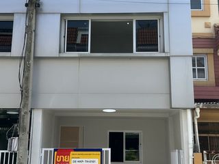 For sale 3 bedrooms townhouse in Sam Phran, Nakhon Pathom