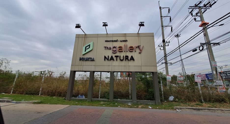 For sale 3 bedrooms townhouse in Mueang Samut Prakan, Samut Prakan