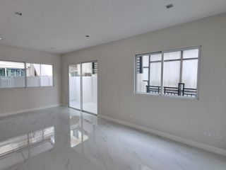 出售 3 卧室 联排别墅 在 Mueang Samut Prakan, Samut Prakan