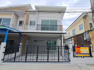 出售 3 卧室 联排别墅 在 Mueang Samut Prakan, Samut Prakan
