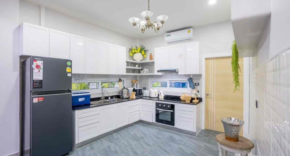 For rent 4 bedrooms villa in Bang Lamung, Chonburi