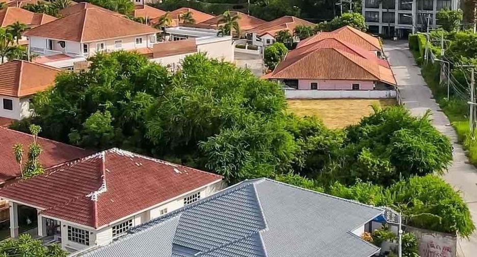 For rent 4 bedrooms villa in Bang Lamung, Chonburi