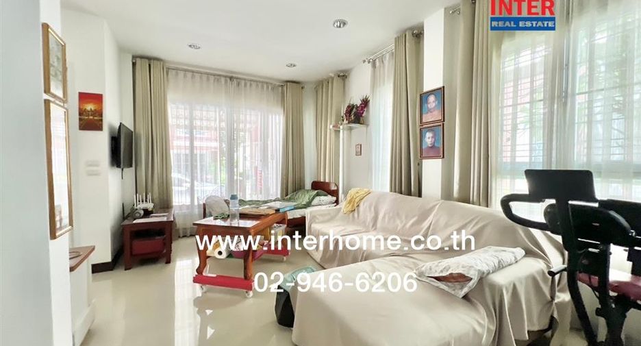 For sale 2 bedrooms townhouse in Khlong Sam Wa, Bangkok