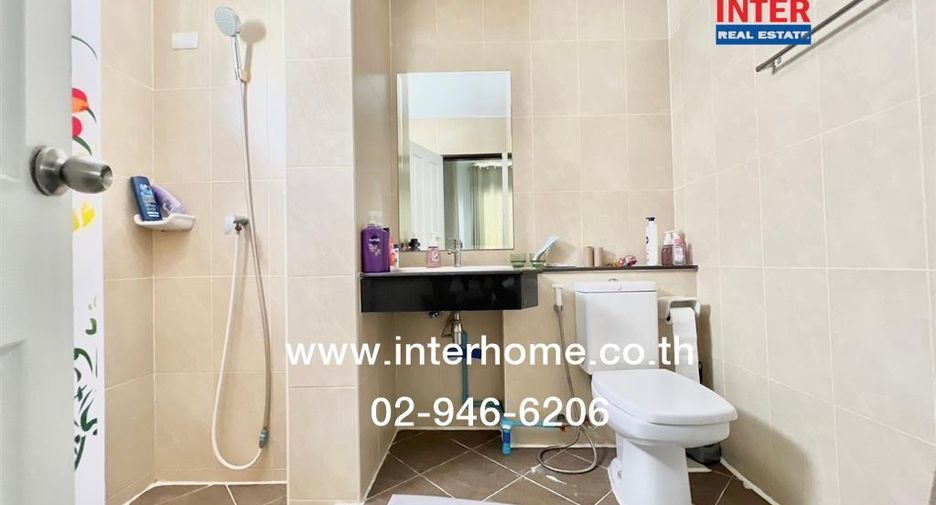 For sale 2 bedrooms townhouse in Khlong Sam Wa, Bangkok