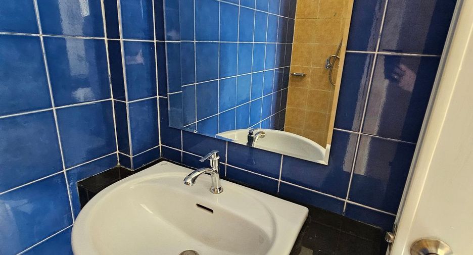 For sale 2 bedrooms townhouse in Kantharawichai, Maha Sarakham