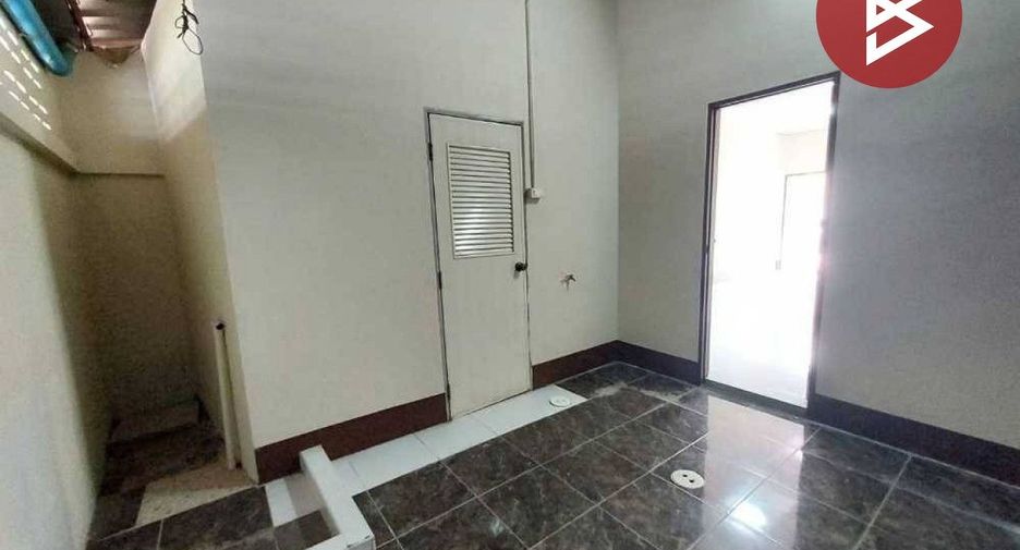 出售 2 卧室 联排别墅 在 Ban Pong, Ratchaburi