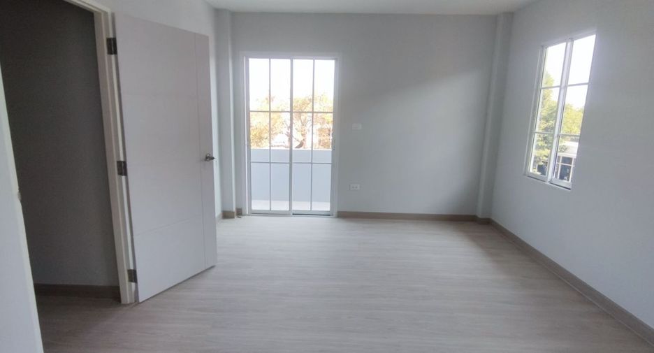 For sale 2 bedrooms townhouse in Sai Mai, Bangkok