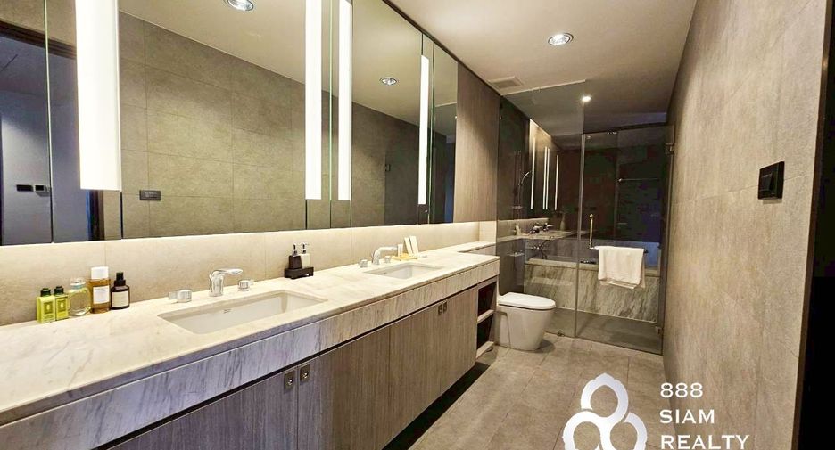 Condo en alquiler de 4 habitaciones en Khlong Toei, Bangkok