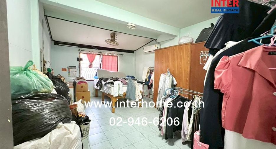 For sale 4 bedrooms house in Khan Na Yao, Bangkok