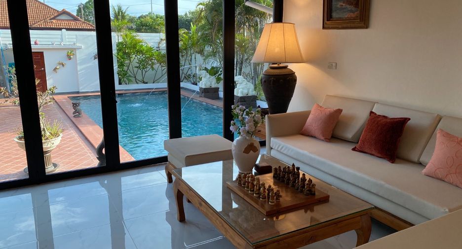 For sale 3 bedrooms villa in Bang Lamung, Chonburi