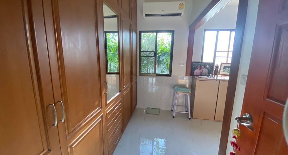 For sale 3 bedrooms villa in Bang Lamung, Chonburi