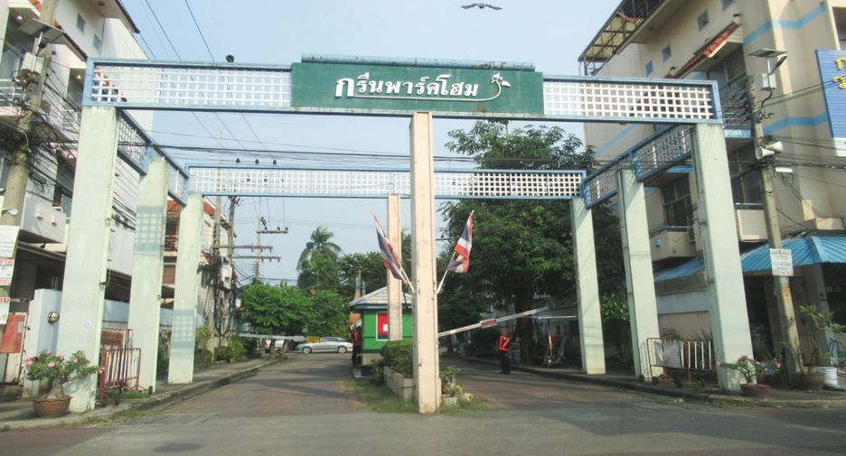 Reihenhaus zum Kauf mit 3 Zimmer in Sam Phran, Nakhon Pathom