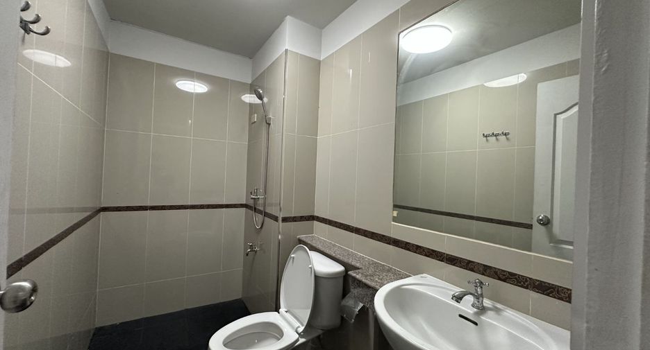 Reihenhaus zum Kauf mit 3 Zimmer in Sam Phran, Nakhon Pathom
