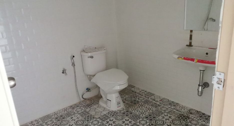 For sale 3 bedrooms townhouse in Mueang Chachoengsao, Chachoengsao