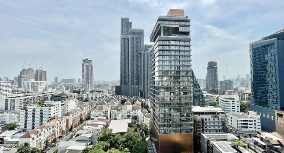 For sale 2 bedrooms condo in Watthana, Bangkok