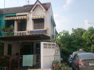 出售 2 卧室 联排别墅 在 Bang Khen, 曼谷
