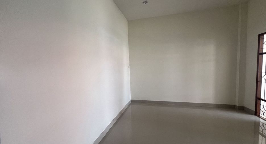 For sale 3 ベッドルーム townhouse in Mueang Trang, Trang