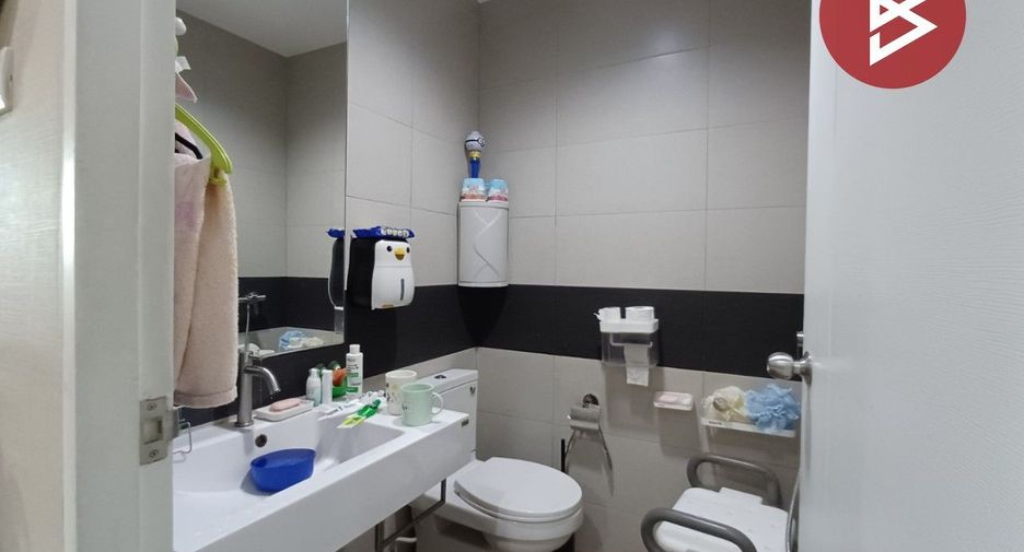 For sale 3 bedrooms townhouse in Wang Thonglang, Bangkok
