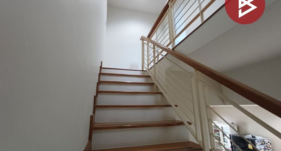 For sale 3 bedrooms townhouse in Wang Thonglang, Bangkok