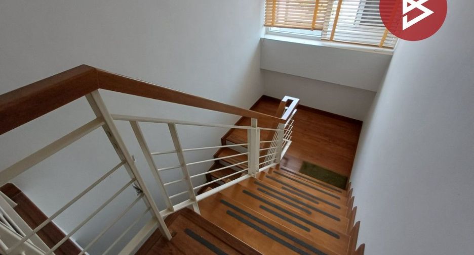 For sale 3 bedrooms townhouse in Wang Thonglang, Bangkok