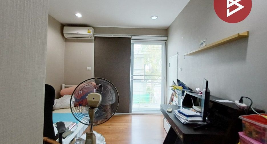 For sale 3 bedrooms townhouse in Wang Thonglang, Bangkok