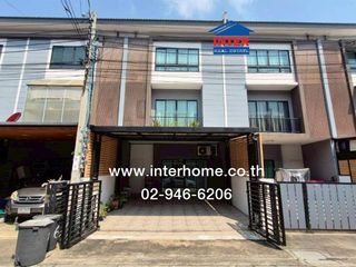 À vendre 4 chambres maison de ville à Phasi Charoen, Bangkok