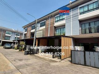 À vendre 4 chambres maison de ville à Phasi Charoen, Bangkok