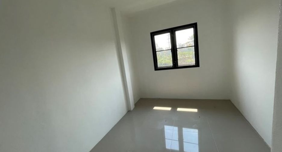 For sale 3 bedrooms townhouse in Mueang Phitsanulok, Phitsanulok