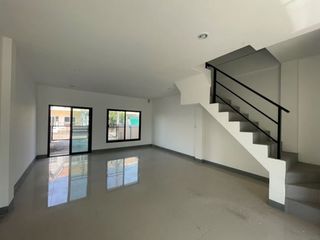 For sale 3 ベッドルーム townhouse in Mueang Phitsanulok, Phitsanulok