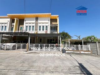 For sale 4 ベッドルーム townhouse in Saphan Sung, Bangkok