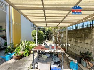 For sale 4 ベッドルーム townhouse in Saphan Sung, Bangkok