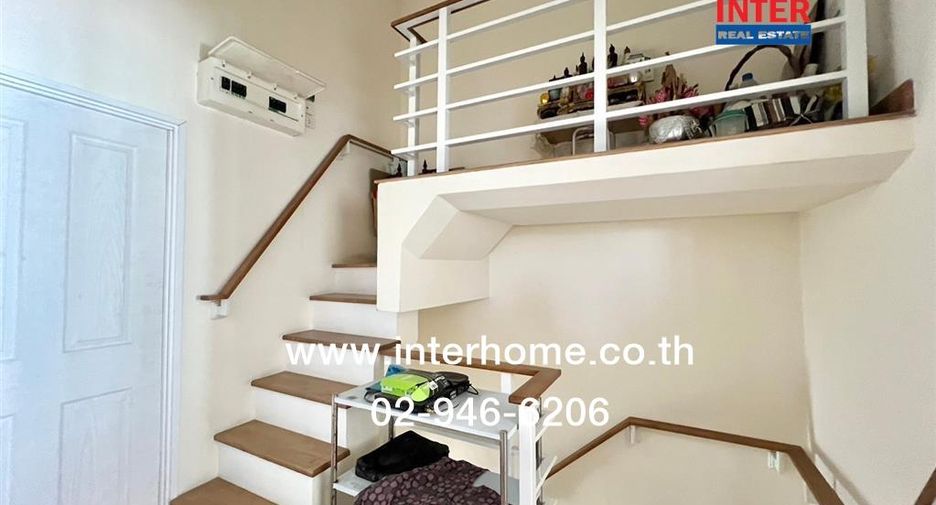 À vendre 4 chambres maison de ville à Saphan Sung, Bangkok