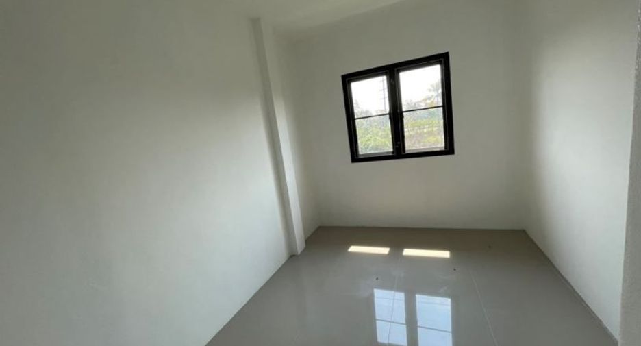 For sale 3 bedrooms townhouse in Mueang Phitsanulok, Phitsanulok