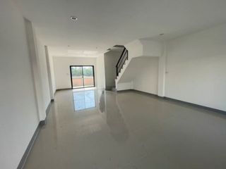 For sale 3 ベッドルーム townhouse in Mueang Phitsanulok, Phitsanulok