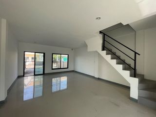 For sale 3 ベッドルーム townhouse in Mueang Phitsanulok, Phitsanulok