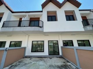 For sale 3 ベッドルーム townhouse in Mueang Phitsanulok, Phitsanulok