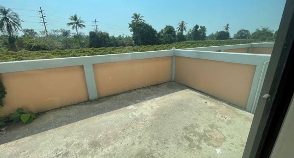 For sale 3 bedrooms townhouse in Mueang Phitsanulok, Phitsanulok