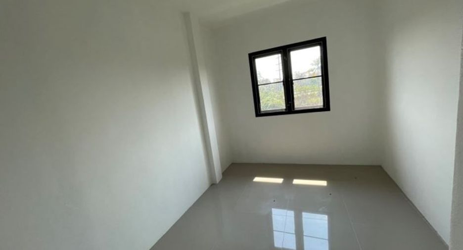 For sale 3 bedrooms townhouse in Mueang Phitsanulok, Phitsanulok
