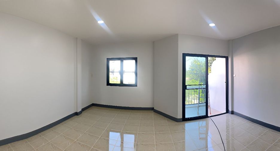 For sale 3 bedrooms townhouse in Mueang Phitsanulok, Phitsanulok