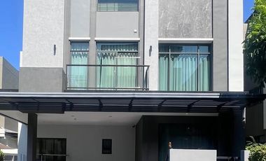 出租 和 出售 3 卧室 独立屋 在 Phra Khanong, 曼谷