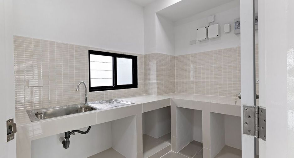 Reihenhaus zum Kauf mit 3 Zimmer in Taling Chan, Bangkok