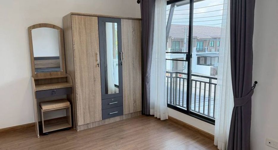 For rent 3 bedrooms house in Mueang Chiang Mai, Chiang Mai