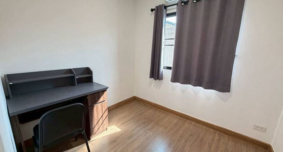 For rent 3 bedrooms house in Mueang Chiang Mai, Chiang Mai
